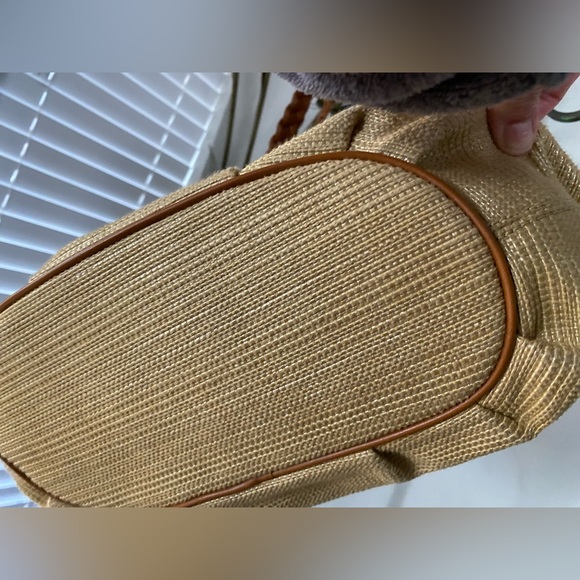 Michael Kors summer purse. Like new . - Picture 2 of 5